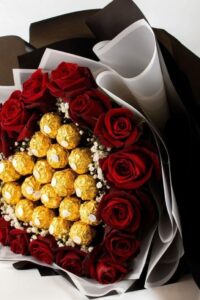 Red roses with chocolates